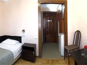 Санаторий Курортная Поликлиника им. Н.И. Пирогова с Пансионатом с Лечением Искра