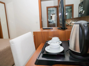 Отель The Corner Park