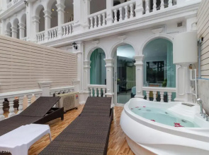 Отель Modern Living Residence  Phuket Patong