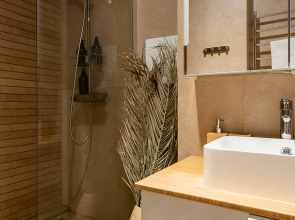 Апартаменты с панорамными окнами в центре Васильевского острова.