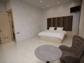 Отель Louvre Home