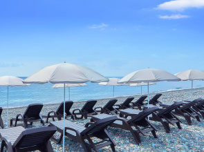 Отель Garuda Beach Village