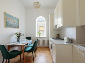 Апартаменты Minin Apartments с видом на Александринский Театр 130 кв.м.