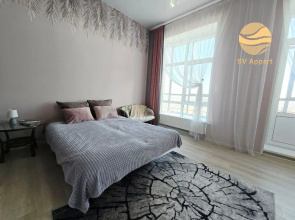 Na Bazarnoy Ploschadi S Vidom Na Prud 25 Etazh Flat