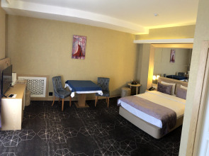 Отель Regal Inn Badamdar