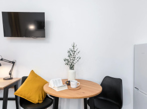 Апартаменты Арт Лайн Moderna Яркая Студия