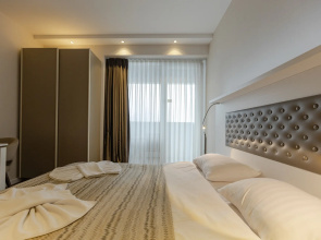 Delyuks s Vidom na More v Komplekse Alliance Palace Batumi  Apartments