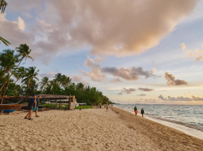 Отель Beach Hotel Dhigurah