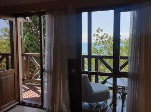 Гостевой дом у моря Массандровская 13