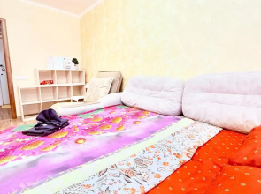 Nadym Zavodskaya 10 Uyutnaya Bolshaya Vmestimost Flat