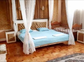 Classic Apartment On Kievyan Apartments
