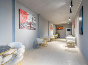 Отель Monezza Hotel