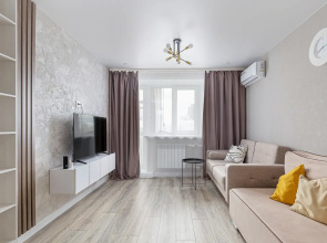 Dvukhkomnatnaya V Tsentre S Novym Remontom Flat
