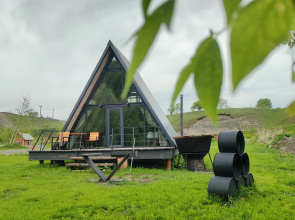 A-Freym S Panoramnym Ostekleniem I Terrasoy Chalet