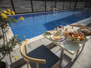 Отель Chveni Ezo Boutique Hotel