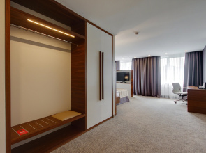 G9 Hotel