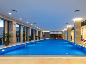 Отель Holiday Inn Yerevan Republic Square, an IHG Hotel