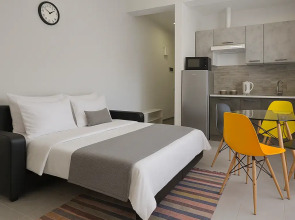 Квартира Студия с витражными окнами с видом на лес и горы