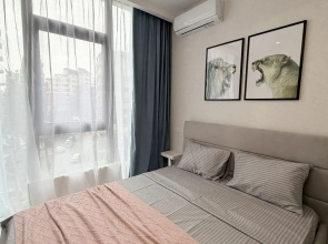 Stilnye S Letnim Basseynom Na Kryshe Apartments