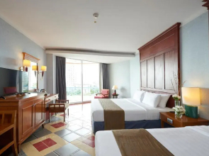 Отель Long Beach Garden Hotel & Pavilions
