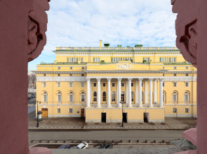 Апартаменты Minin Apartments с видом на Александринский Театр 130 кв.м.