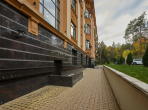 Апартаменты в современном стиле с камином