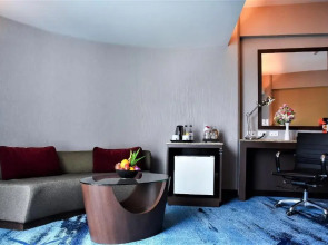 Отель Ambassador Bangkok Hotel