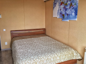 Представительская видовая двухкомнатная квартира с балконами на Набережной Ялты