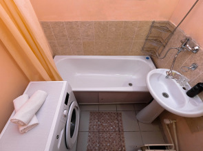 Квартира рядом с Мнтк им. Федорова и Ск Заря