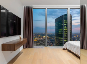 Студия для двоих на 74-м этаже