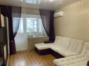 Na Ul Dzerzhinskogo 6k1 Apartments