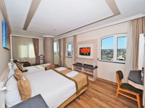 Отель Bulvar Palas Old City