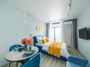 Krasivaya Studiya S Balkonom Flat