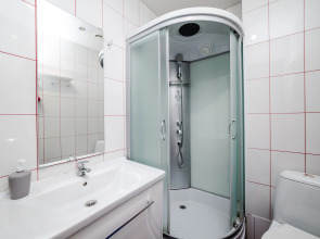 Апартаменты Жуковского 1/2/10 с2 (102)