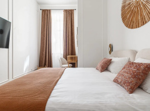 Квартира Большая и Светлая у Таврического Сада