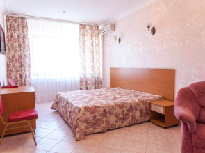 Отель Четыре сезона