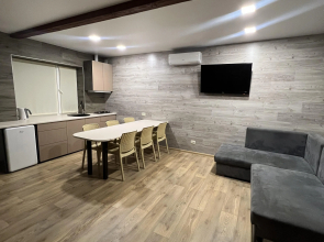 Uyut Guest House