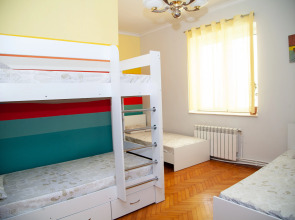 Хостел Happy Baku Hostel & Tours