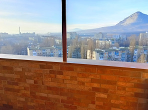 Апартаменты в Минеральных водах с видом на Змейку