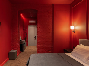 Апартаменты Red room в NikolaevBuilding