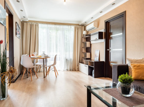 Квартира Просторная двухкомнатная Natali у парка Зюзино