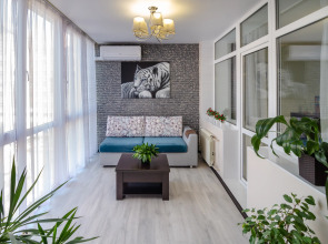 Апартаменты Красный Квадрат на Набережной