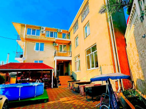 Izumrud Khaus Guest house