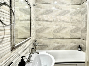 Апартаменты Просторная однушка рядом с центром