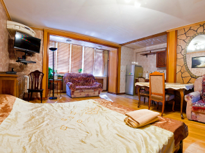 Lessor 102 Apartments
