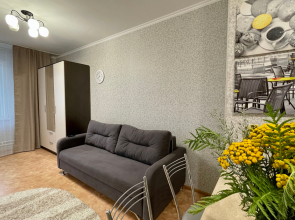 Na Naberezhnoy Yaryginskaya 13A Apartments
