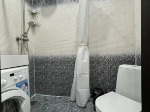 Атмосферная студия с большими окнами с комфортом разместит от двух человек, до 4-х человек от Уют и Комфорт НН