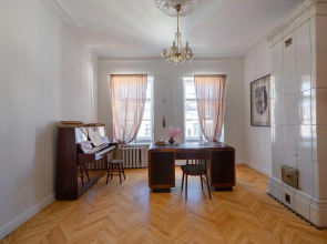 Апартаменты Классическая петербургская квартира в духе ХХ века