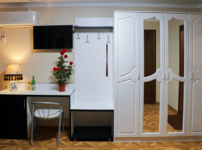 Отель София