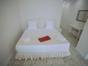 Отель Royal Medis